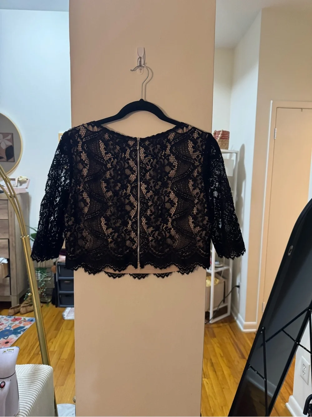 Sangria Special Occasion Black Lace Cropped Top - Women